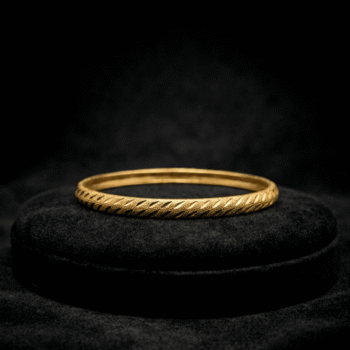 The Twisted Aura Bangle VS-GLD-001